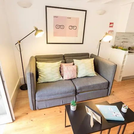 Guest H4u - Bonjardim Garden Center * Porto