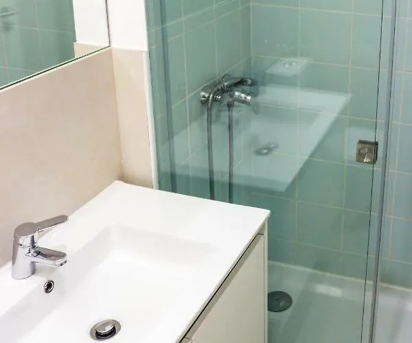 Guest H4u - Bonjardim Garden Center * Porto