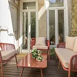 Guest H4u - Bonjardim Garden Center Apartment