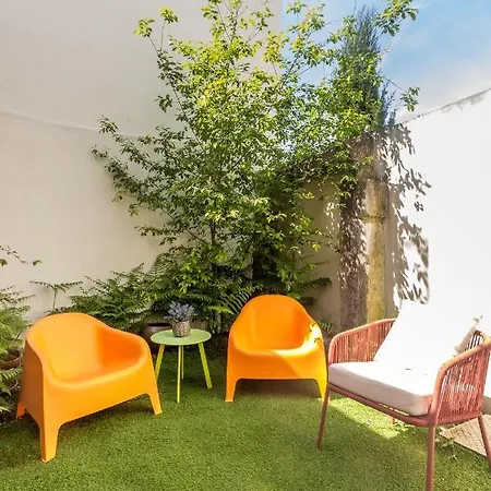 Guest H4u - Bonjardim Terrasse Center Apartman