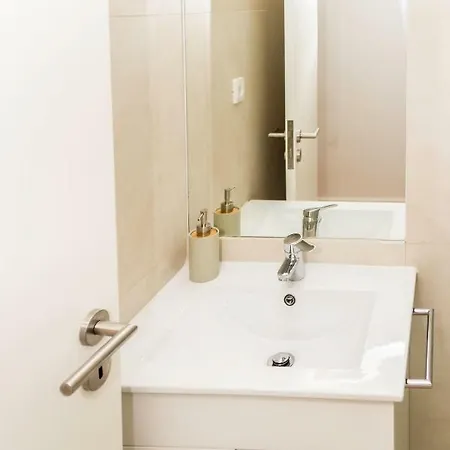 Guest H4u - Bonjardim Terrasse Center דירה *