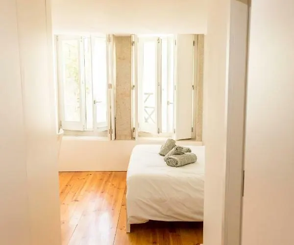 Guest H4u - Bonjardim Garden Center * Oporto