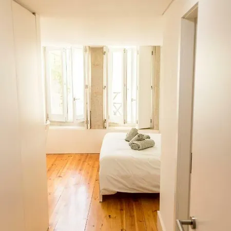 Guest H4u - Bonjardim Terrasse Center * ポルト