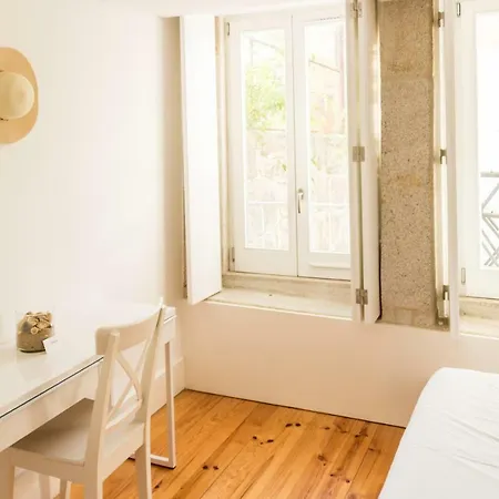 Guest H4u - Bonjardim Terrasse Center Porto