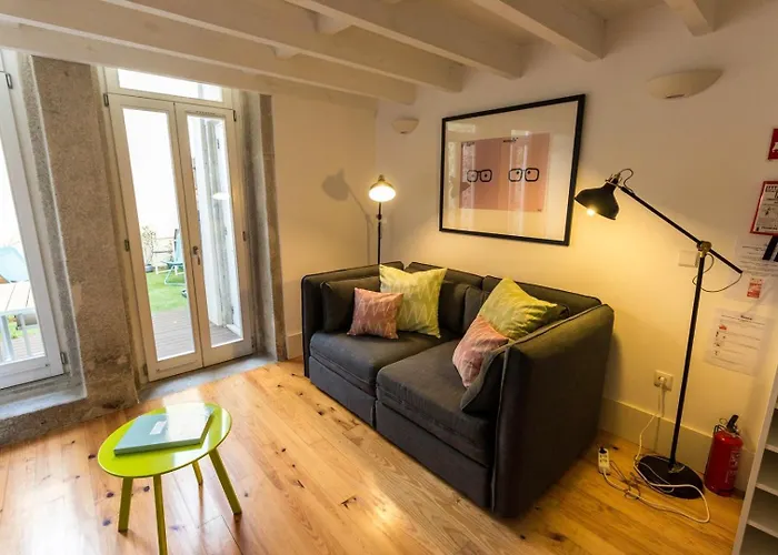 Guest H4u - Bonjardim Garden Center * Porto