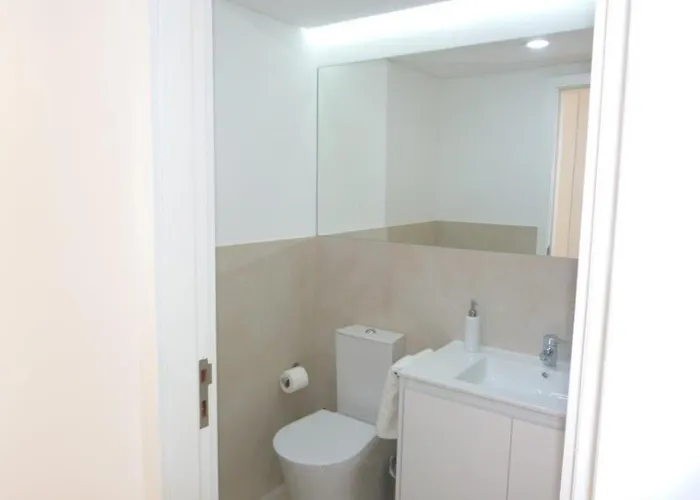 Guest H4u - Bonjardim Garden Center Apartman